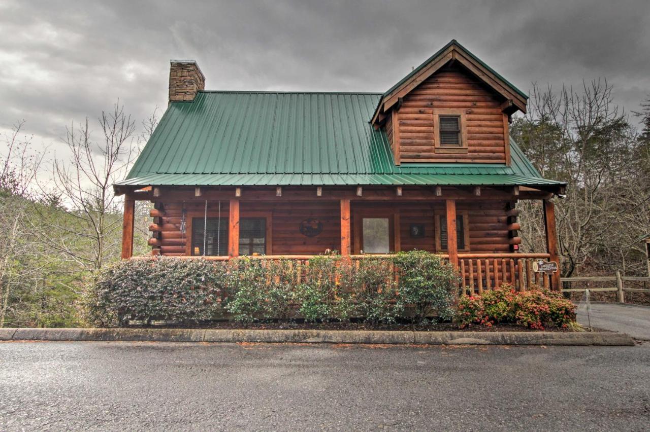 Romantic Cabin With Hot Tub In Pigeon Forge! Экстерьер фото